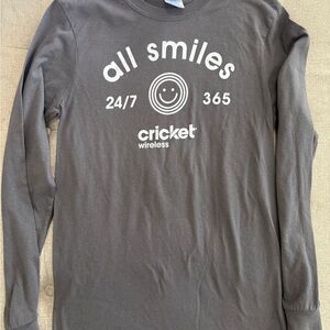 Cricket Wireless Gray Long Sleeve Shirt